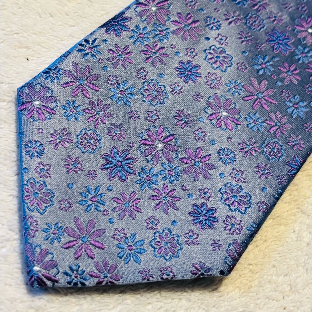 Brand New Stylish Tie By NICOLE MILLER
